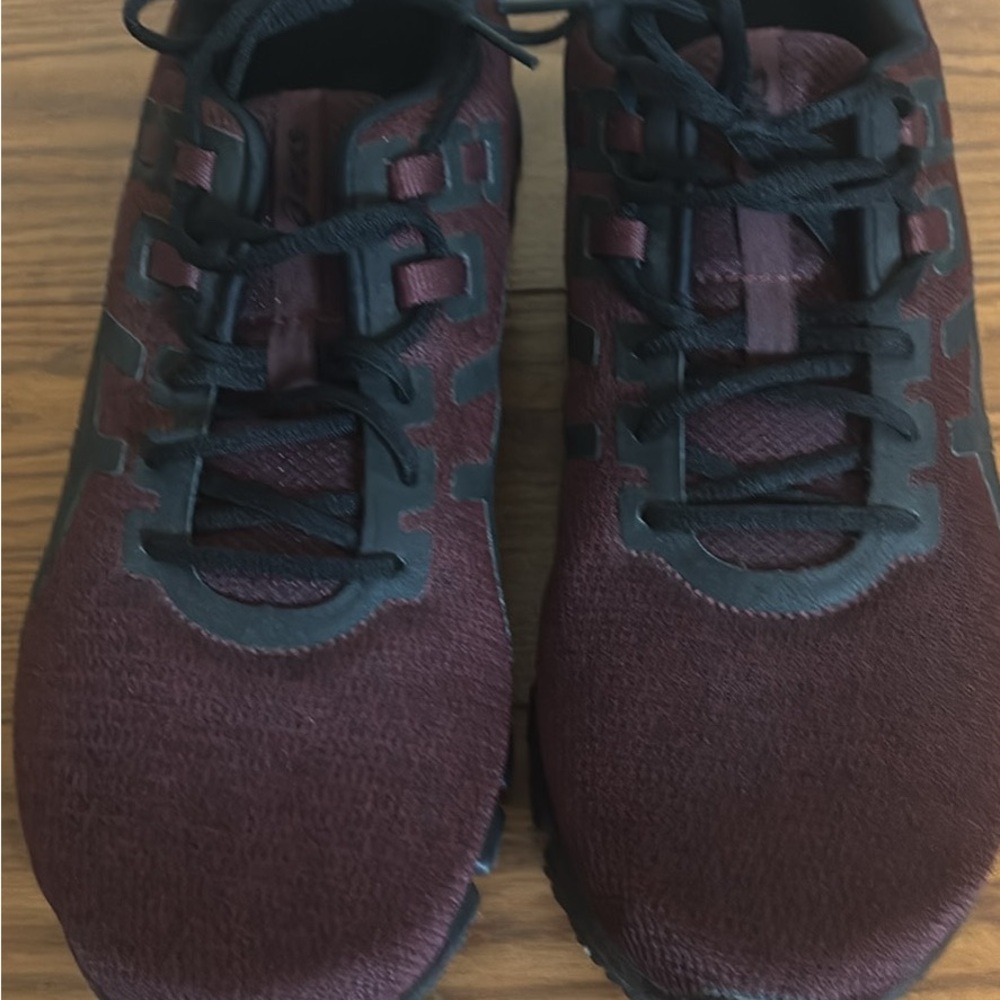 Stylish Burgundy Sneakers for Men